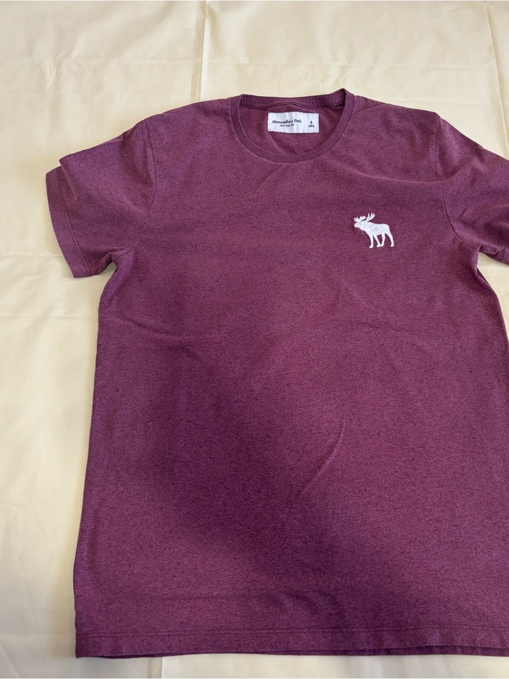 Abercrombie & Fitch Men’s Burgundy Crew T-Shirt with White Moose